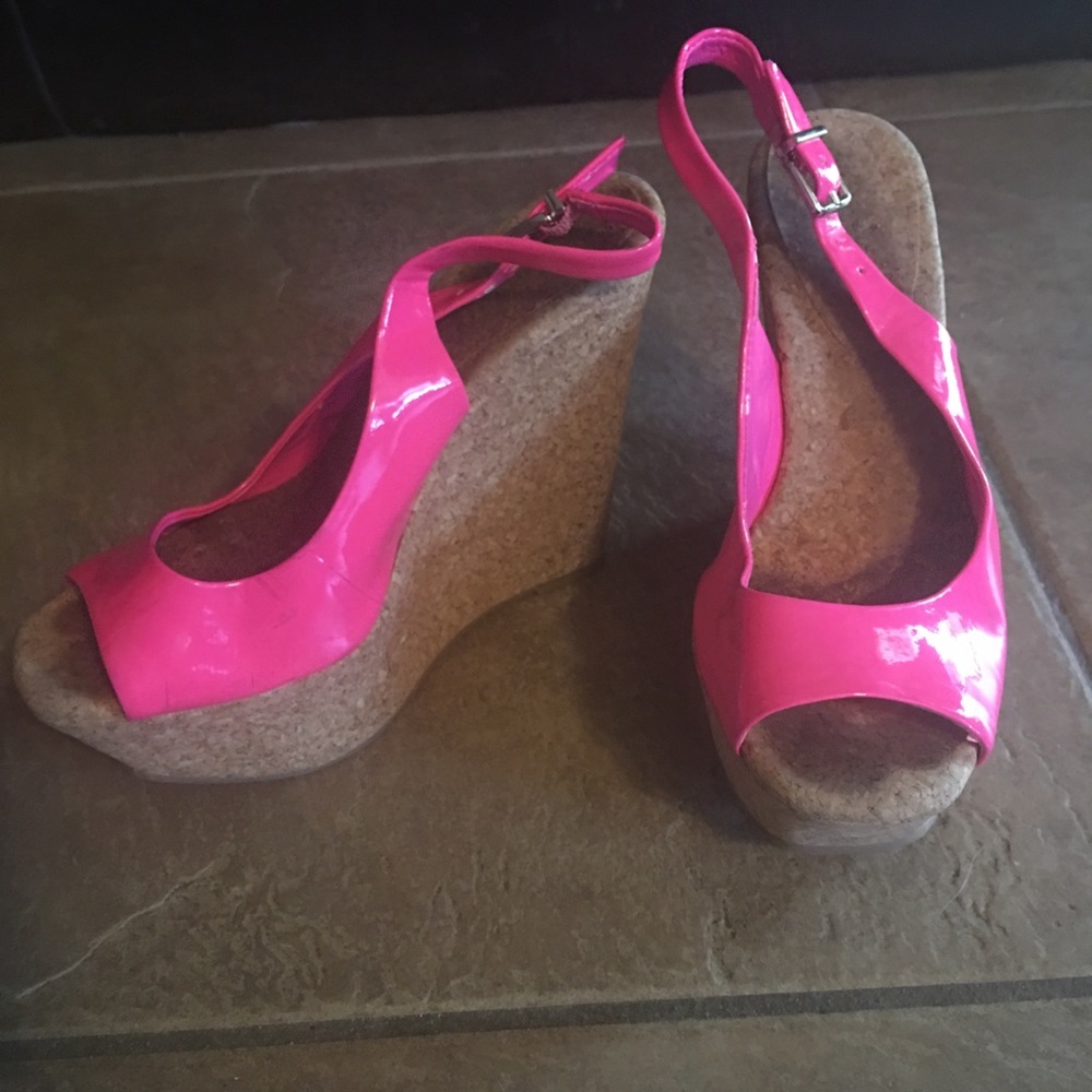 Jessica Simpson hot pink wedges